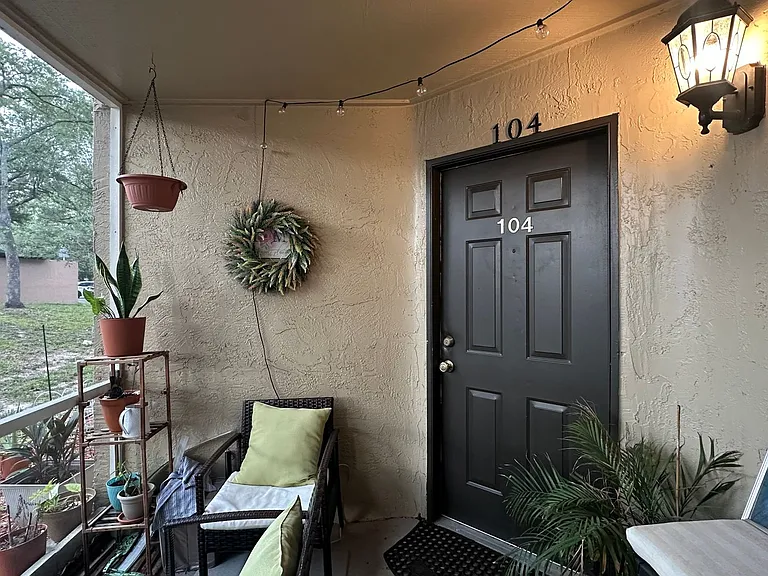 974 Leeward Pl #104 — Photo 2