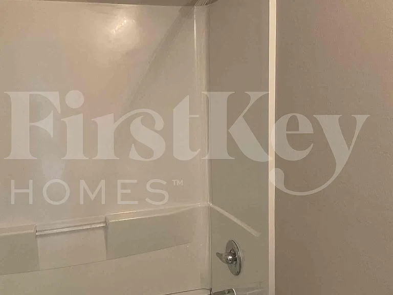 755 Puccini Ave S — Photo 9