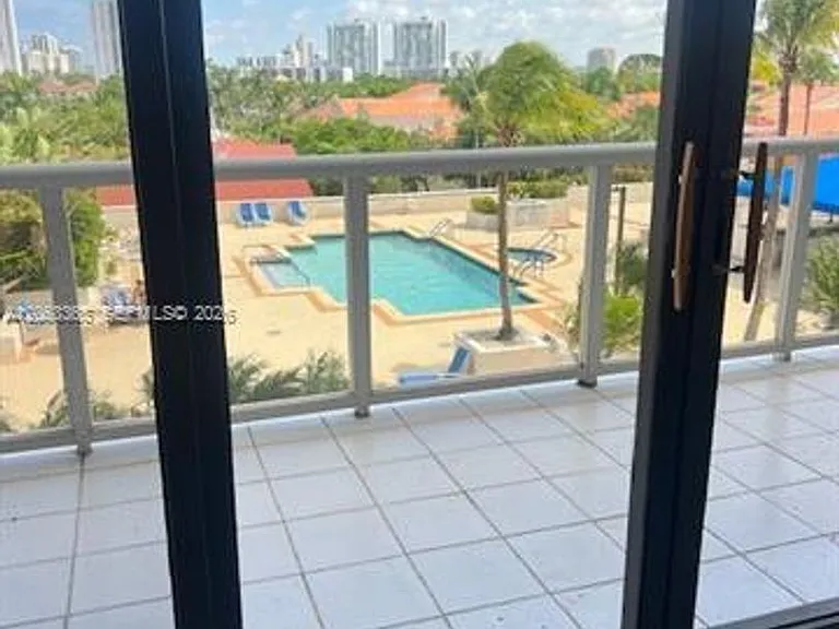 3600 Yacht Club Dr #CU-504 — Photo 8