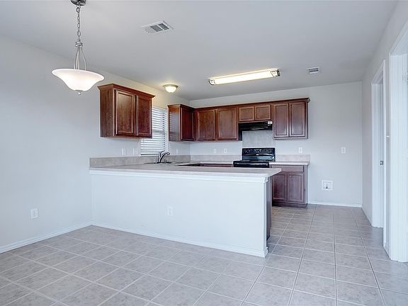 5th image of 222 Windmill Dr