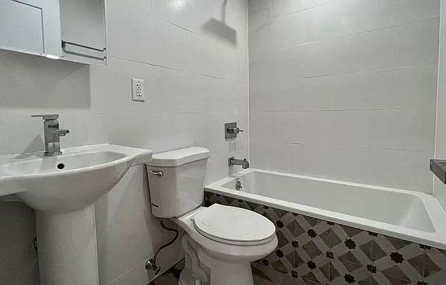 Rented by Skyhigh Realty NYC LLC | media 5