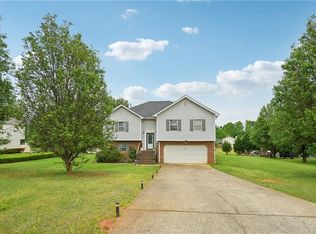 224 Solomon Dr, Ellenwood, GA 30294