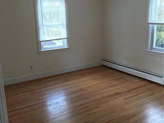 4th image of 37 Enfield Dr