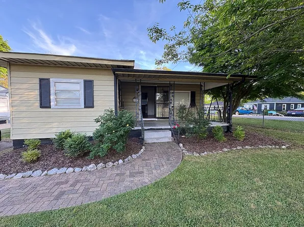 415 Linden St, Trussville, AL 35173