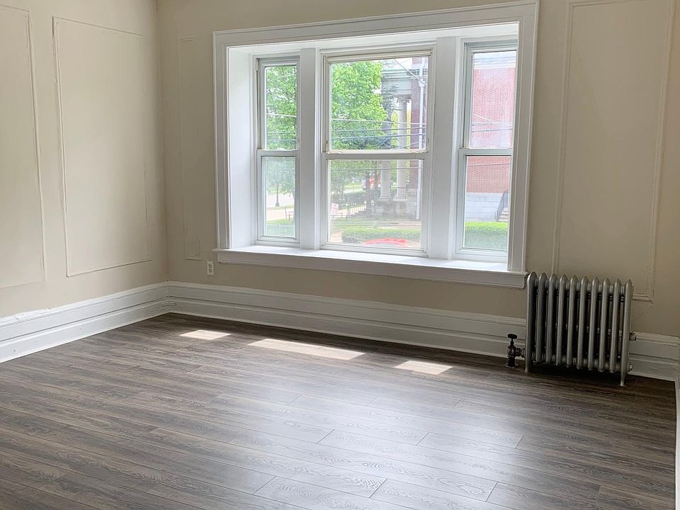 1st image of 285 Lincoln Ave APT 1