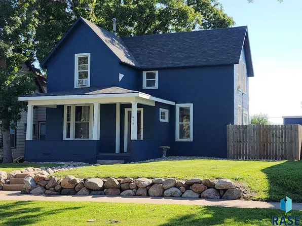 618 S 2nd Ave, Sioux Falls, SD 57104