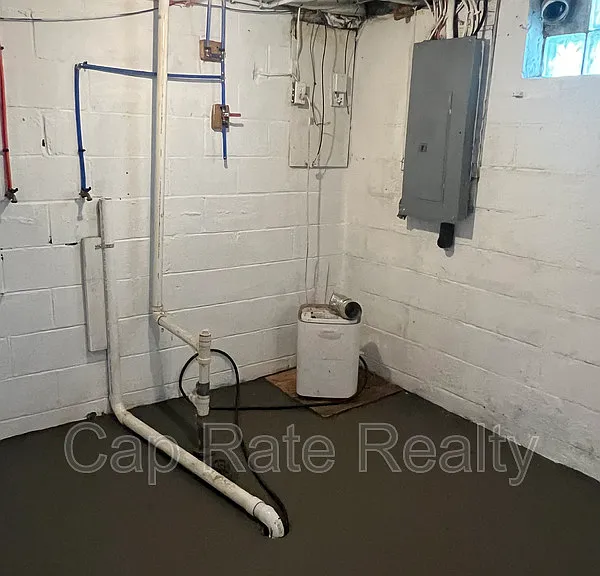 924 E 18th Ave — Photo 24