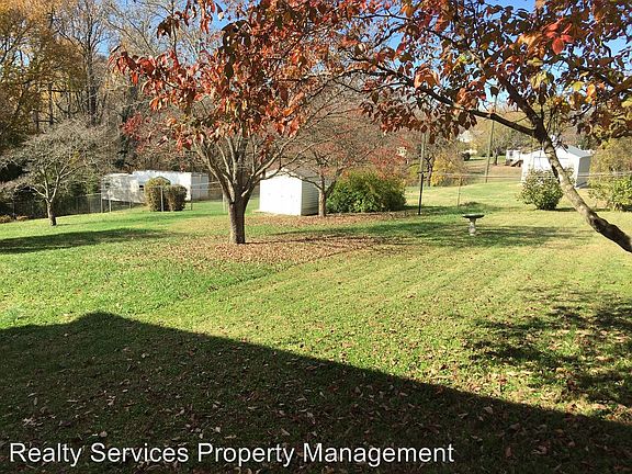 3rd image of 4513 Brooklawn Cir