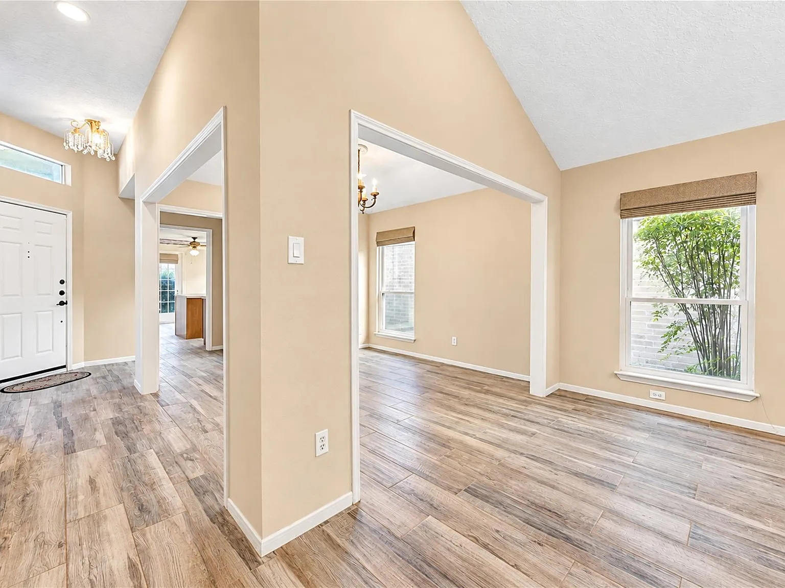 3 bed, 2.0 bath, 1496 sqft, $2,175 — Photo 4