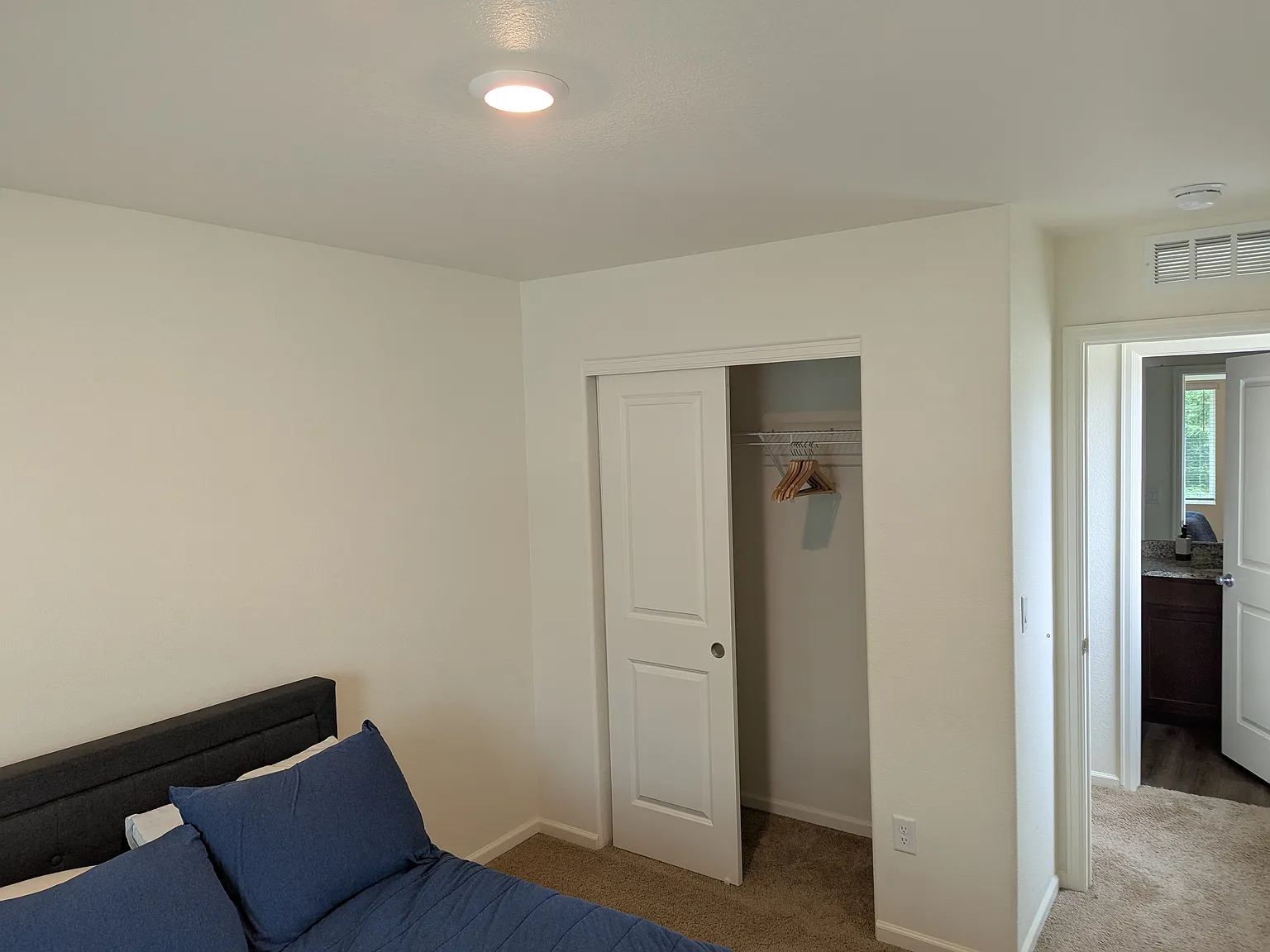 5 bed, 2863 sqft, $800 — Photo 3
