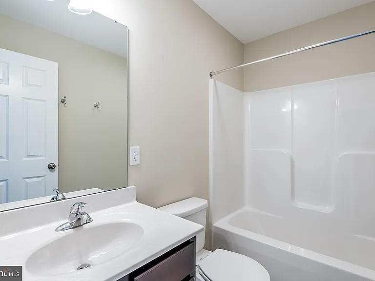 1714 Shady Ln — Photo 17