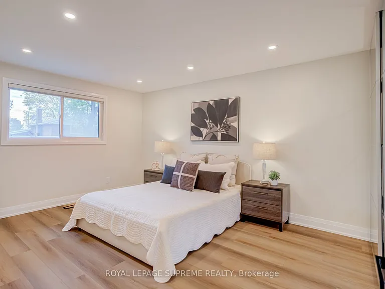 143 Voltarie Cres #UPPER — Photo 16