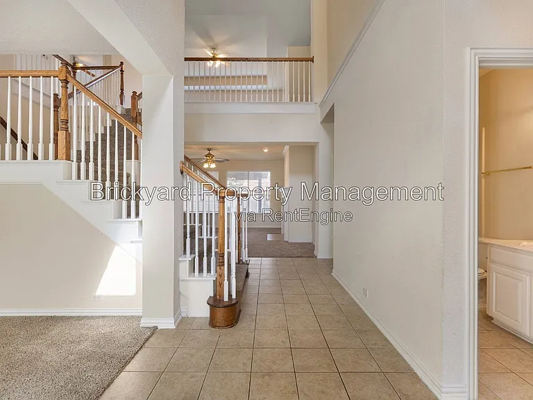 4409 Mitchell Ln — Photo 8