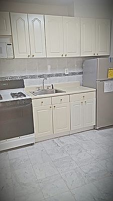 3rd image of 49 Catherine St #2