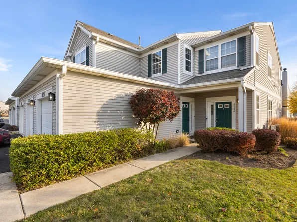 3133 Falling Waters Ln, Lindenhurst, IL 60046