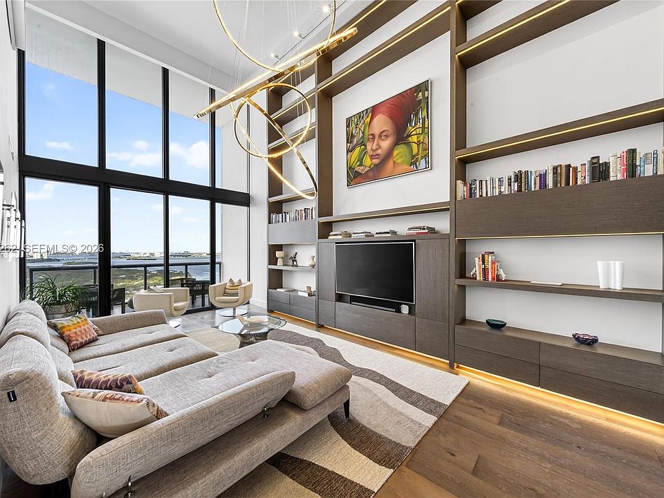 1st image of 601 NE 36th St APT 3407