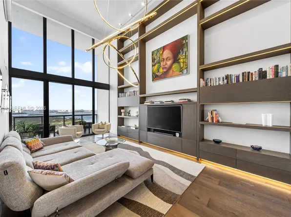 601 NE 36th St APT 3407, Miami, FL 33137