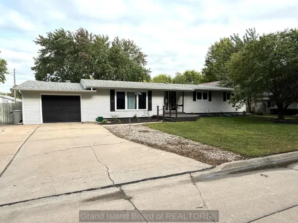 2725 22nd Ave, Central City, NE 68826