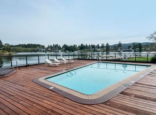 3500 NE West Devils Lake Rd APT 8, Lincoln City, OR 97367