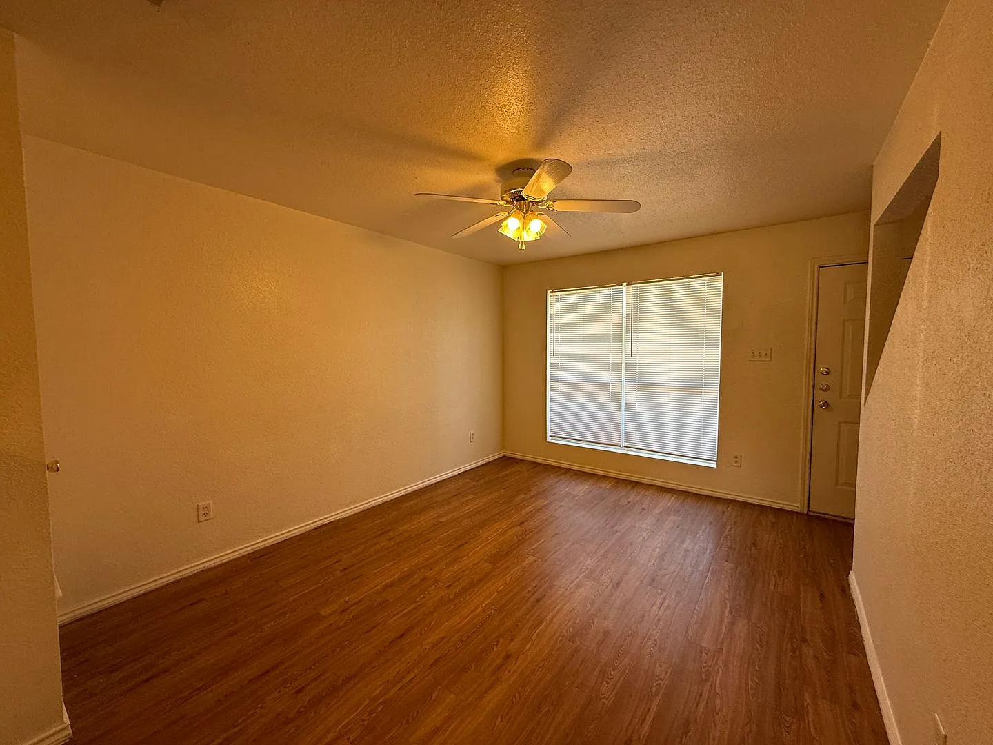 4504 Alan Kent Dr — Photo 2