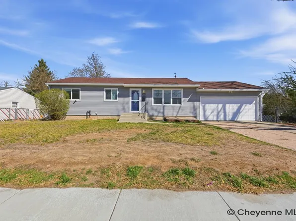 909 Ridge Rd, Cheyenne, WY 82001