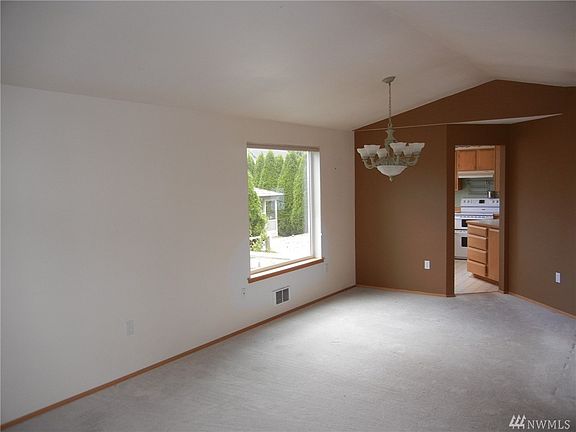 2nd image of 330 Prestwick Dr