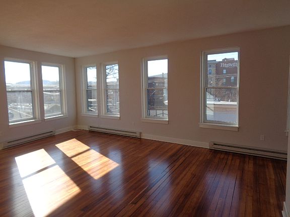 2nd image of 3 Market St APT 3