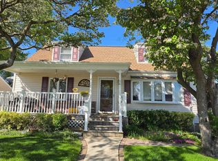 56 Mill Rd, Farmingdale, NY 11735