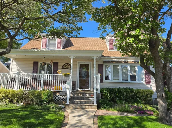 56 Mill Rd, Farmingdale, NY 11735