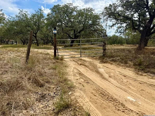 160 PRIVATE ROAD D65, Poteet, TX 78065