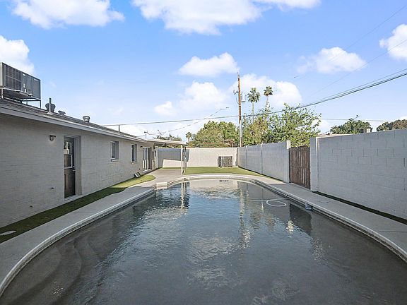 3rd image of 1281 E Hermosa Dr