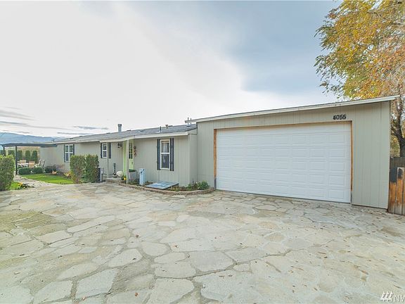 2nd image of 4055 Bluerock Dr NE