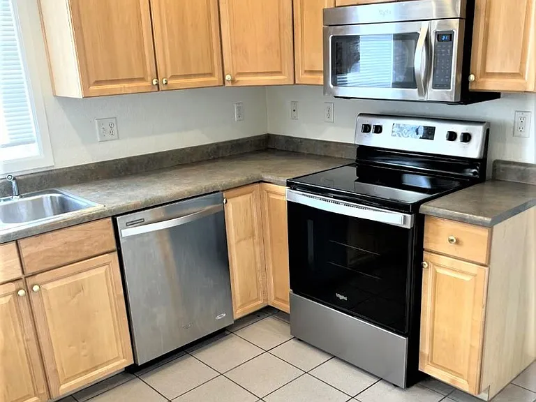 1647 N Clarkson St #3 — Photo 6