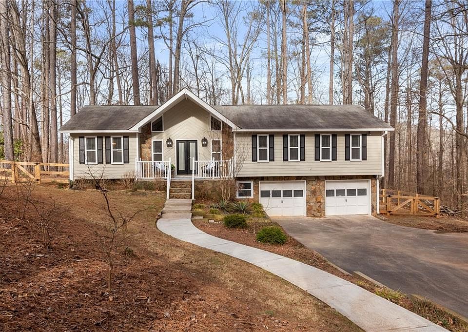 1st image of 221 Sabrina Ct