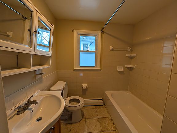 4th image of 105 Rocket St #105