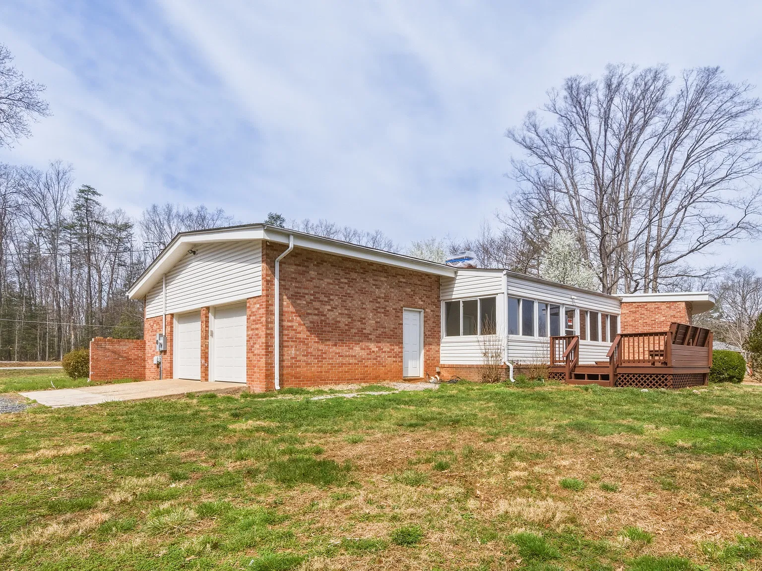 3 bed, 1.5 bath, 1677 sqft, $2,150 — Photo 3