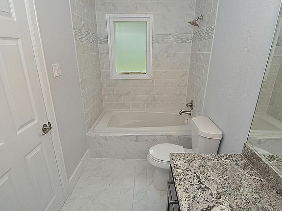 5th image of 1943 Wycliffe Dr