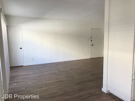 3rd image of 11931 Dorothy St APT 16