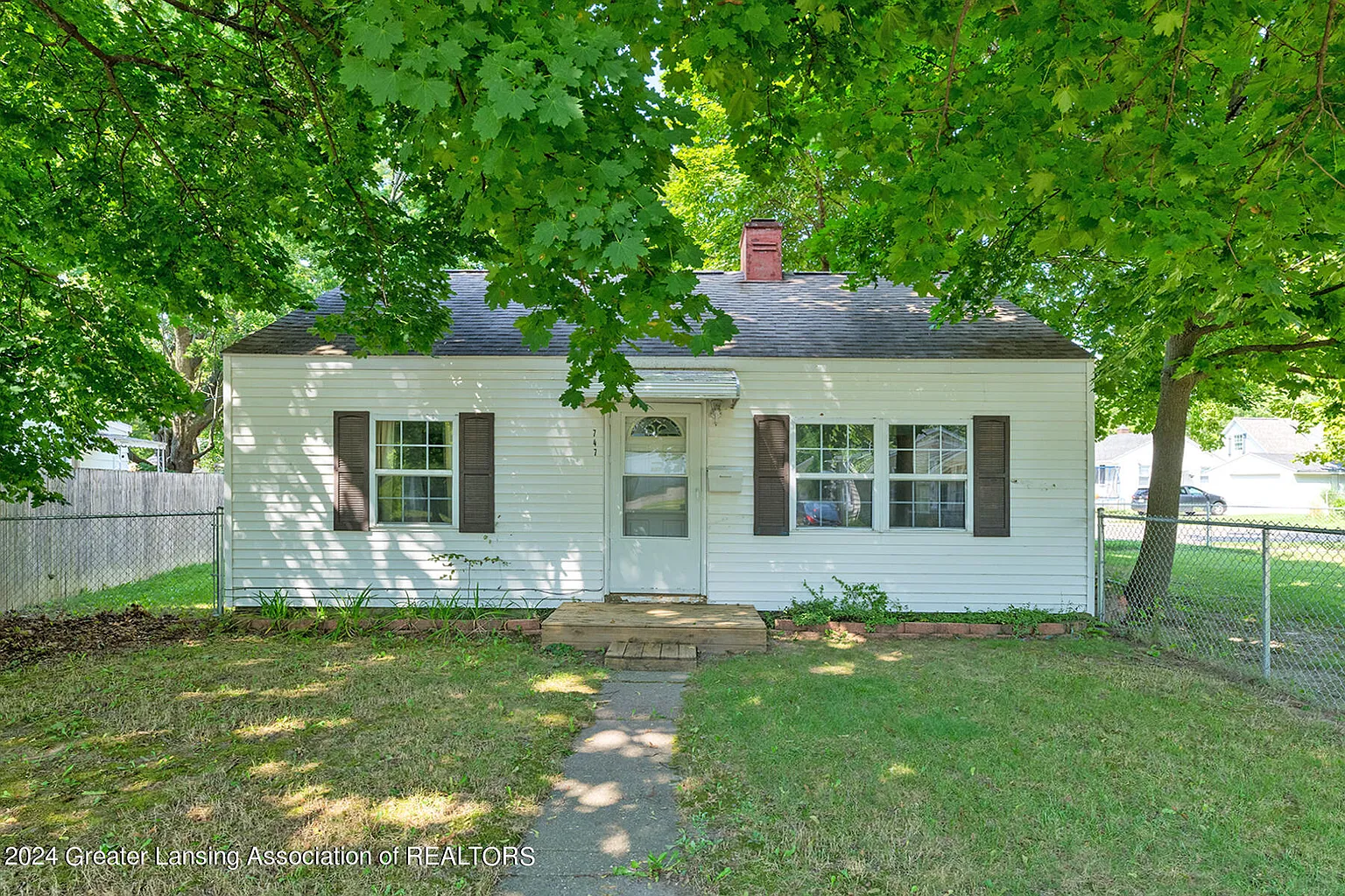747 Fenton St photo 1