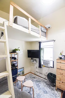 Rented by The Agency | media 9