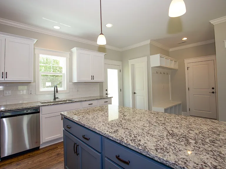 1021 Juniper Lake Rd — Photo 17