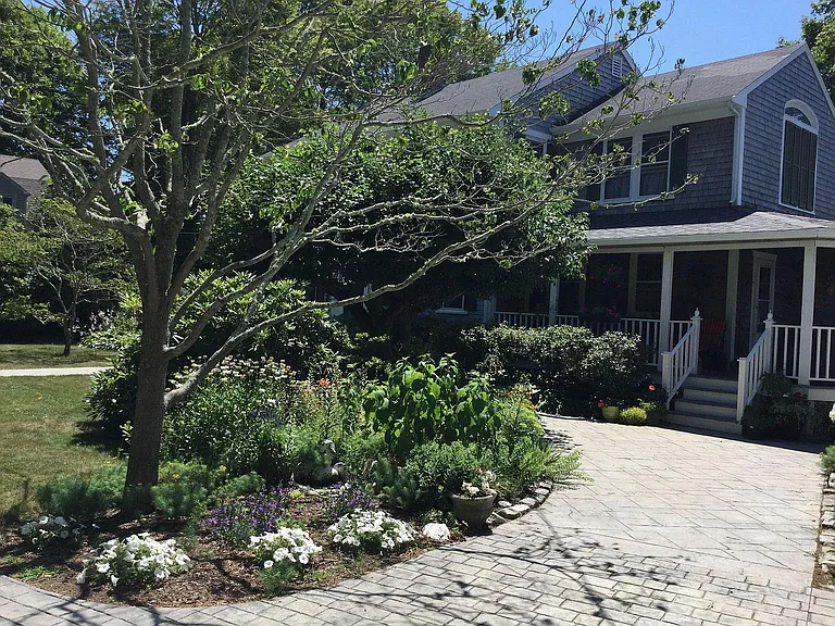 530 Elm St — Photo 2