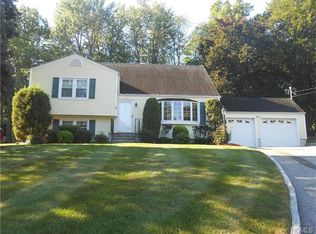 3 Lisa Ln, Valhalla, NY 10595