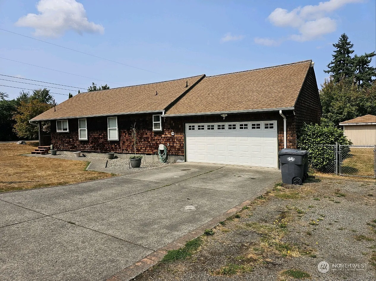 10023 12th Avenue E photo 1