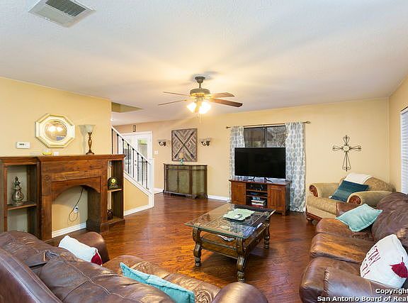 3rd image of 15418 Walnut Creek Dr