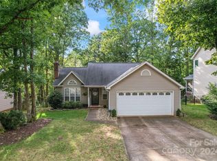 4209 Huntmeadow Dr, Charlotte, NC 28269