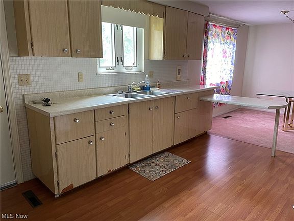 5th image of 1816 Columbia Ave