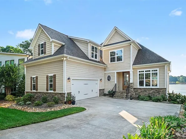 20718 Eastpoint Dr, Cornelius, NC 28031