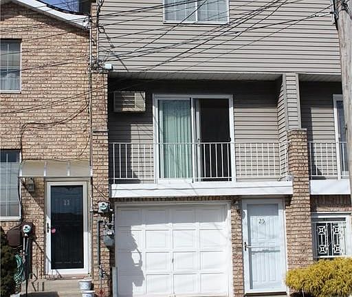 3rd image of 25 Dayna Dr