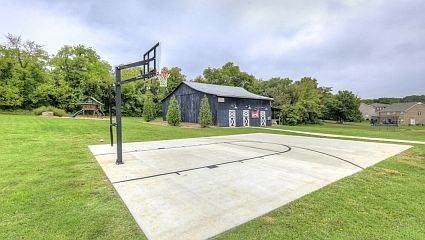 2nd image of 3360 Redmon Hl